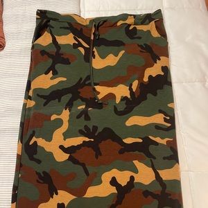 Nuggles camo pencil skirt with pockets and drawstring waist